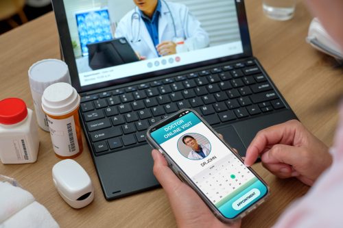 doctors using convenient telemedicine apps